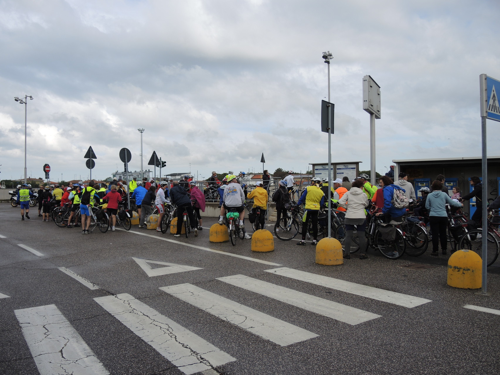 imbarco al traghetto di Marina di Ravenna dopo la pioggia