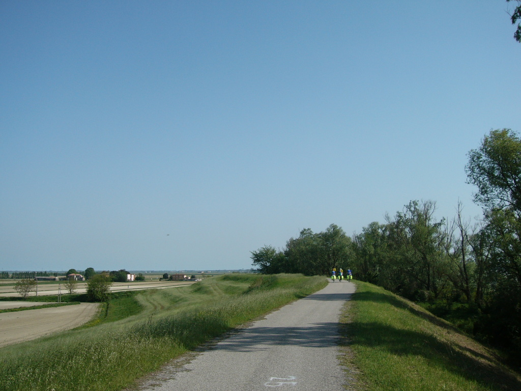 La ciclabile sull'argine sx del Po di Venezia per Villaregia