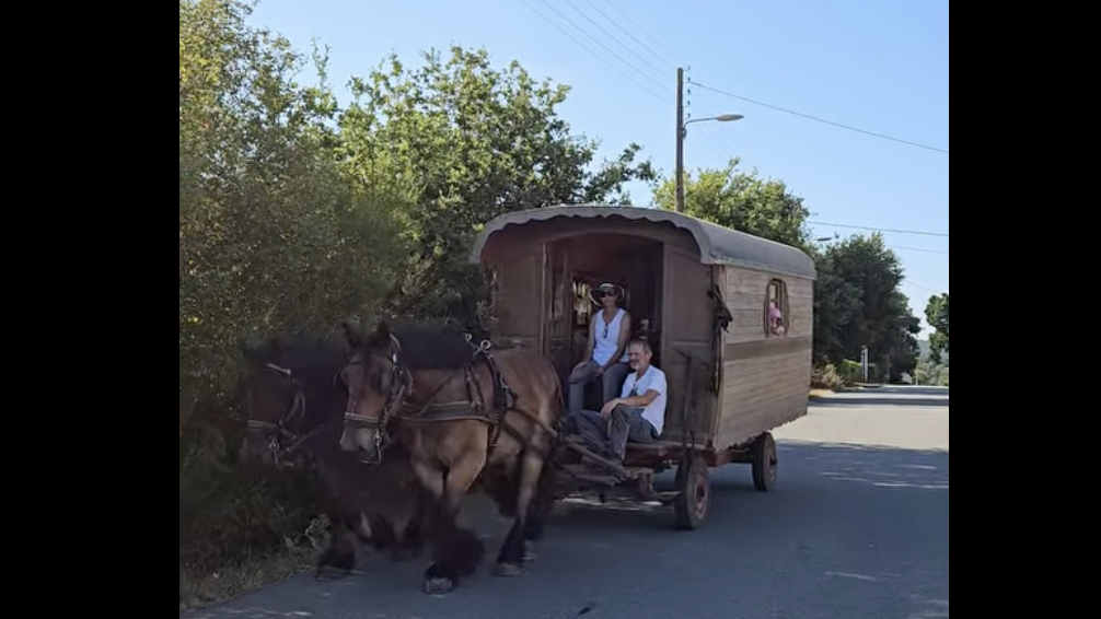 Transport de notre roulotte vers le Far West !