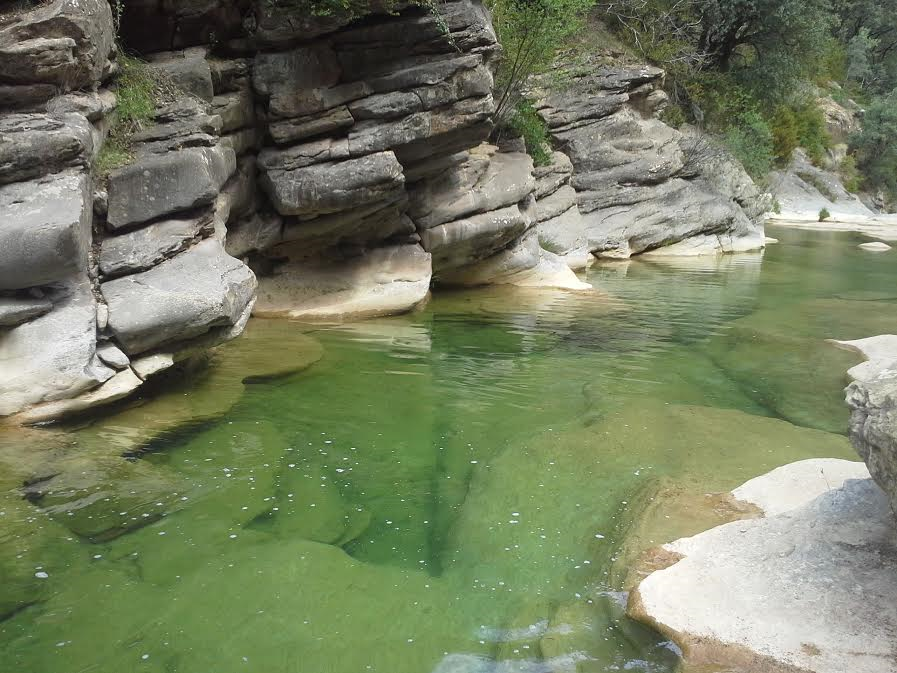 séjour zen en Aragon sierra de guara nocito bien-être naturisme piscine naturelle marche consciente thérapie holistique élémentaux ressourcement