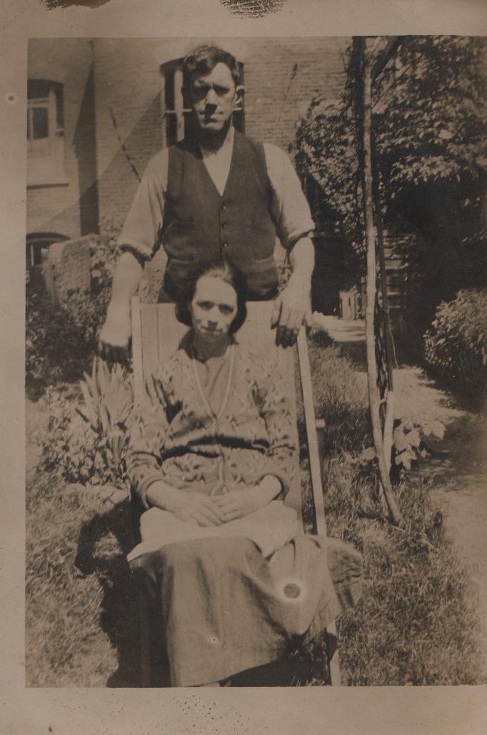 circa 1933 George Sharman and Mary Violet