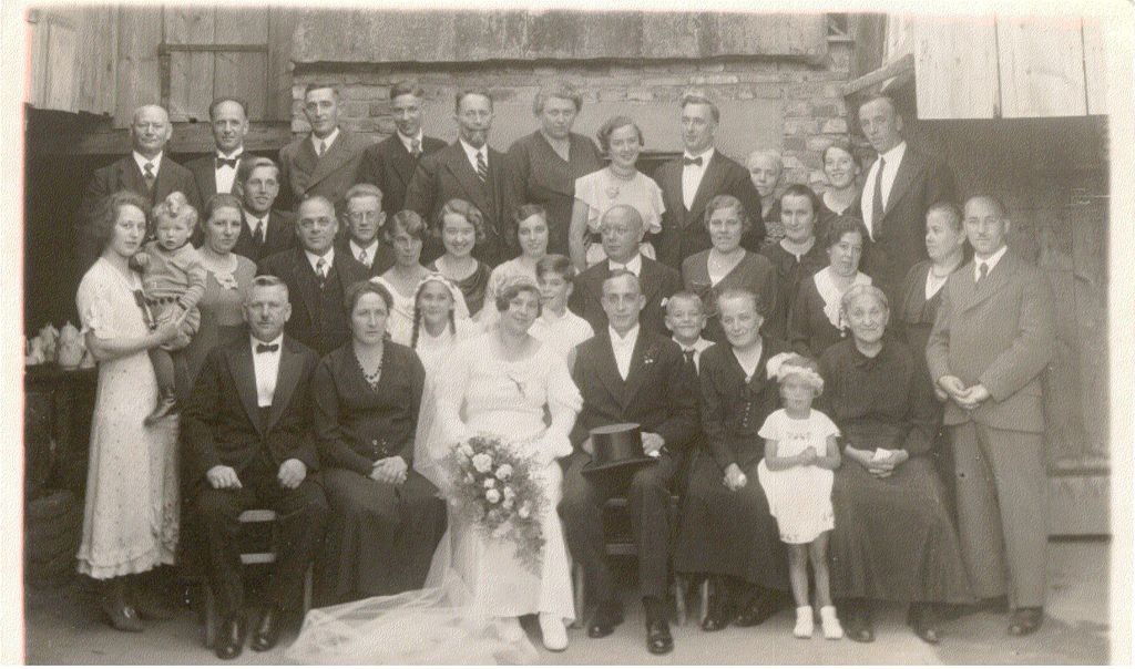 Ernst and Clara,second row on left.