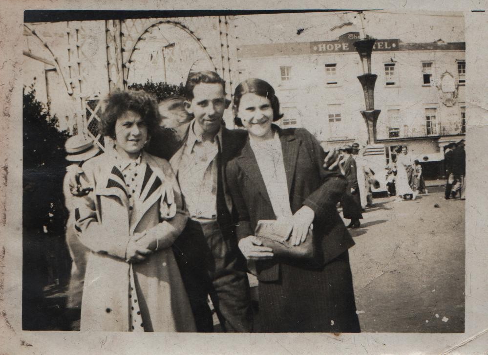 JGML collection: The Hope Hotel, Southend-on-Sea. Alf Miller with his wife Eileen on his left.