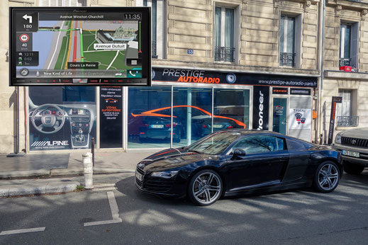 Montage d'un CarPlay et d'une caméra de recul sur Audi R8 par prestige Autoradio Paris