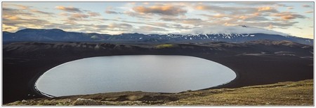 Circular Sauðafellsvatn and Hekla (tent, volcano, lapilli, trekking, rjupnavellir, burfell, hellismannaleid, hellismannaleið)