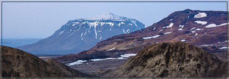 Looking along Eggert towards the Queen of all Mountains: Herðubreið. (hruthalsar, hrúthálsar, herdubreid, odadahraun, ódáðahraun, myvatn, lava, kollóttadyngja, bræðrafell, braedrafell, flatadyngja, lindir, öskjuvegur, útbruni, lindaá, jökulsá, trekking)