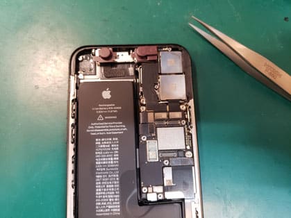 衝撃の激安コスパ・掘り出し物も iPhone フロントカメラを直してもFace カバー - IDが使えます スマートフォン本体