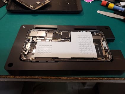 iPhoneバッテリー交換どこで(Apple純正部品) - カバーガレージ iPhoneバッテリー交換どこで(Apple純正部品) - カバーガレージ