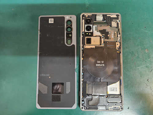 SONY Xperia 1 Ⅳディスプレイ(画面)修理方法 - カバー SONY Xperia 1 Ⅳディスプレイ(画面)修理方法 - カバー