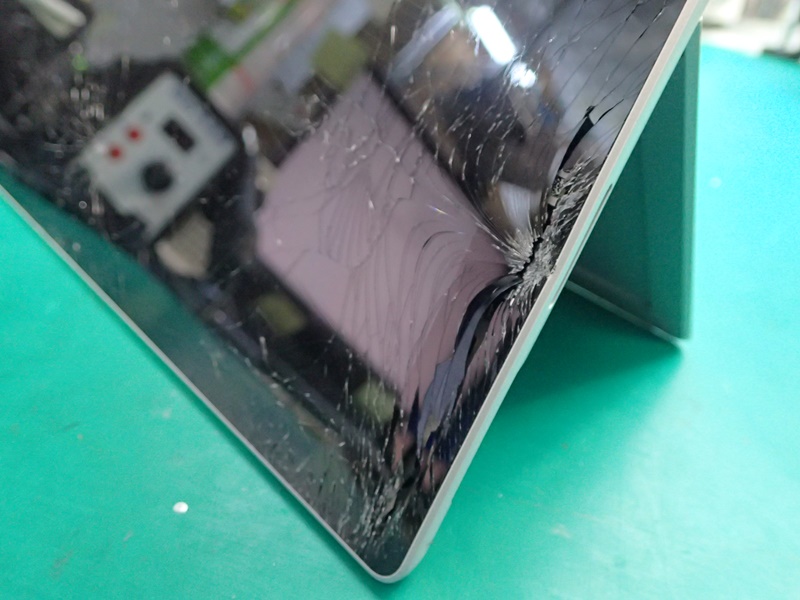 Surface Pro7ガラス割れ画面取り外し