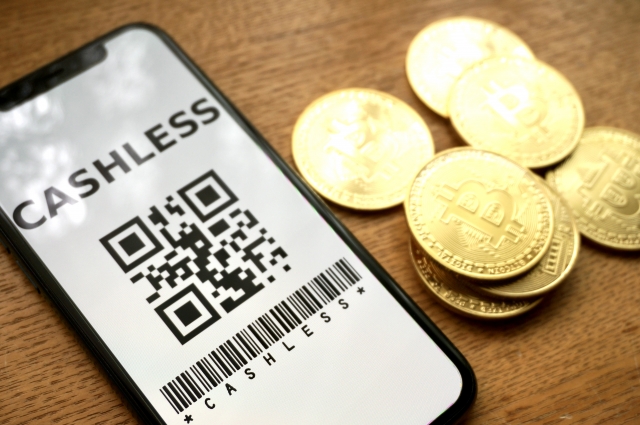 【2025年最新】PayPayなどでお給料が受け取れる！？「賃金のデジタル払い」とは？沖縄の企業が知っておきたいポイント
