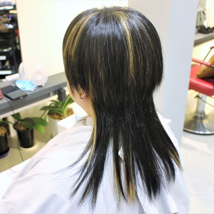 縮毛矯正とヘアカラーしました。