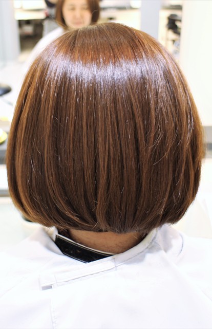 今日は3か月に一度の縮毛矯正と一緒にヘアカラーもしました ありがとうございました