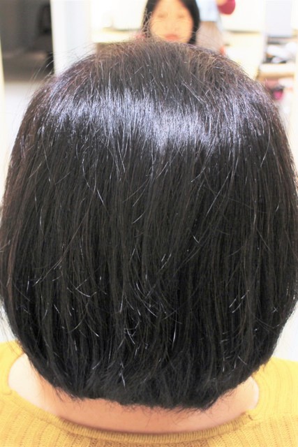 いつもヘアカラーに来てくれるお客様。ご来店時のくせ毛の様子です 港北区下田町