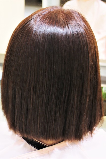 20センチくらい髪を切りました そして縮毛矯正とヘアカラーしました ありがとうございました