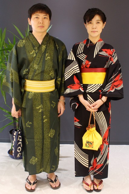 ご夫妻で花火大会を見に行きます。浴衣をお召しになりました。ありがとうございました