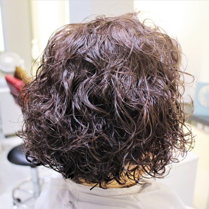 訳あってヘアカラーしました。パーマと一緒に。ありがとうございました。