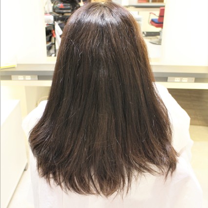 （頭の）はちから上の髪のうねり（新生部）が判るでしょうか。