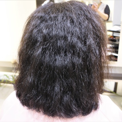 ご来店の時の様子 文字通り縮毛の強いくせ毛のお客様。