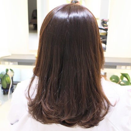 ヘアカラーと、デジタルパーマで毛先のカールも一緒にしました。ありがとうございました。