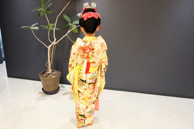 着物の着付けと日本髪のセットをさせていただいた7歳の女の子。七五三おめでとうございます