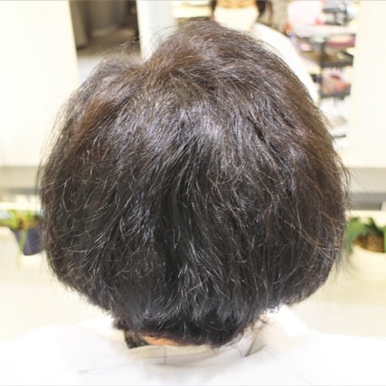 ご来店の時の様子　捻転毛や波状毛の強いくせ毛のお客様。