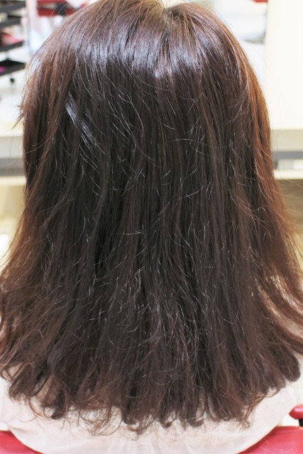 ご紹介で初めてお越し下さいました。ありがとうございます。髪のクセは捻転毛と波状毛