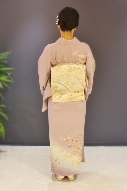吉祥太鼓もたて矢も貝ノ口も。多彩な帯結び。