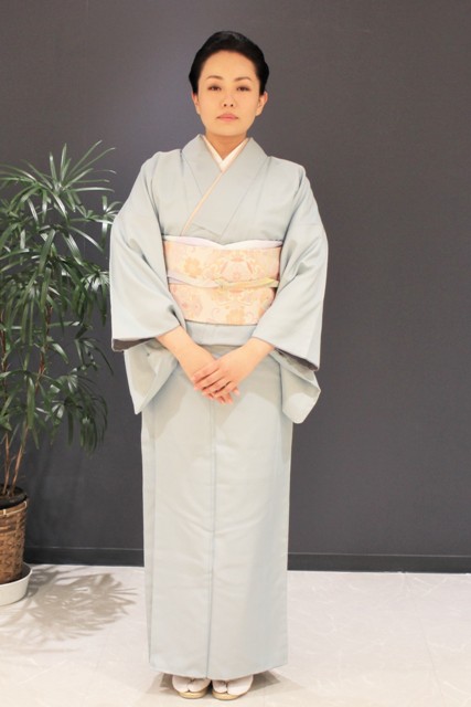 横浜市港北区綱島は入学式の一日　色無地をお召しになりました　もちろんヘアセットも一緒です　おめでとうございます