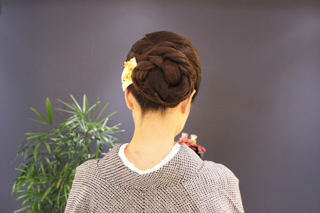ママのヘアセットの様子　七五三の娘さんが肩越しに見えます　ありがとうございました