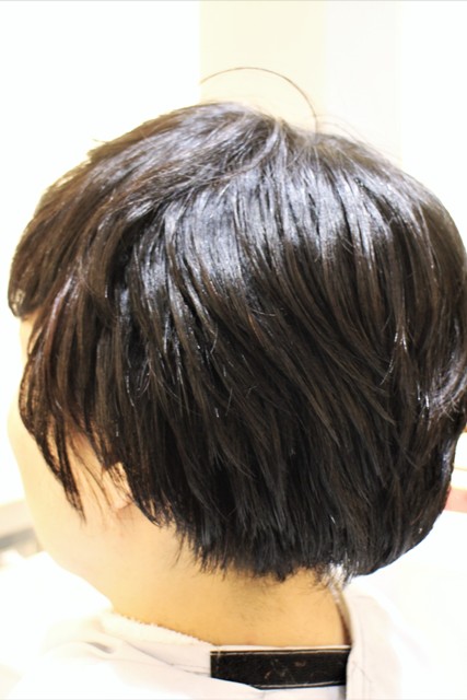 縮毛矯正とデジタルパーマしました 髪の艶がクッキリ 髪の色もより深く見えるようになります