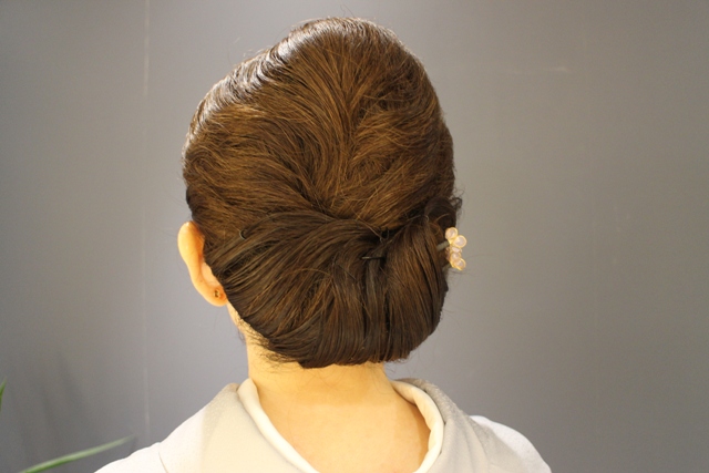 結婚式にご出席。ヘアセットの様子です。