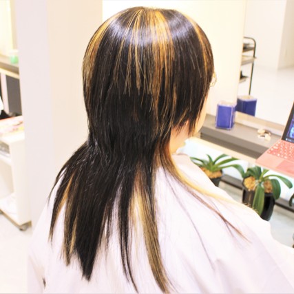 縮毛矯正とヘアカラー（メッシュ）しました。ありがとうございました。