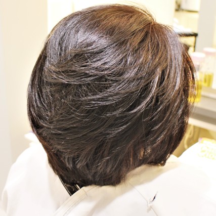 毛先のカールのためのデジタルパーマとヘアカラーもしました。ありがとうございました。