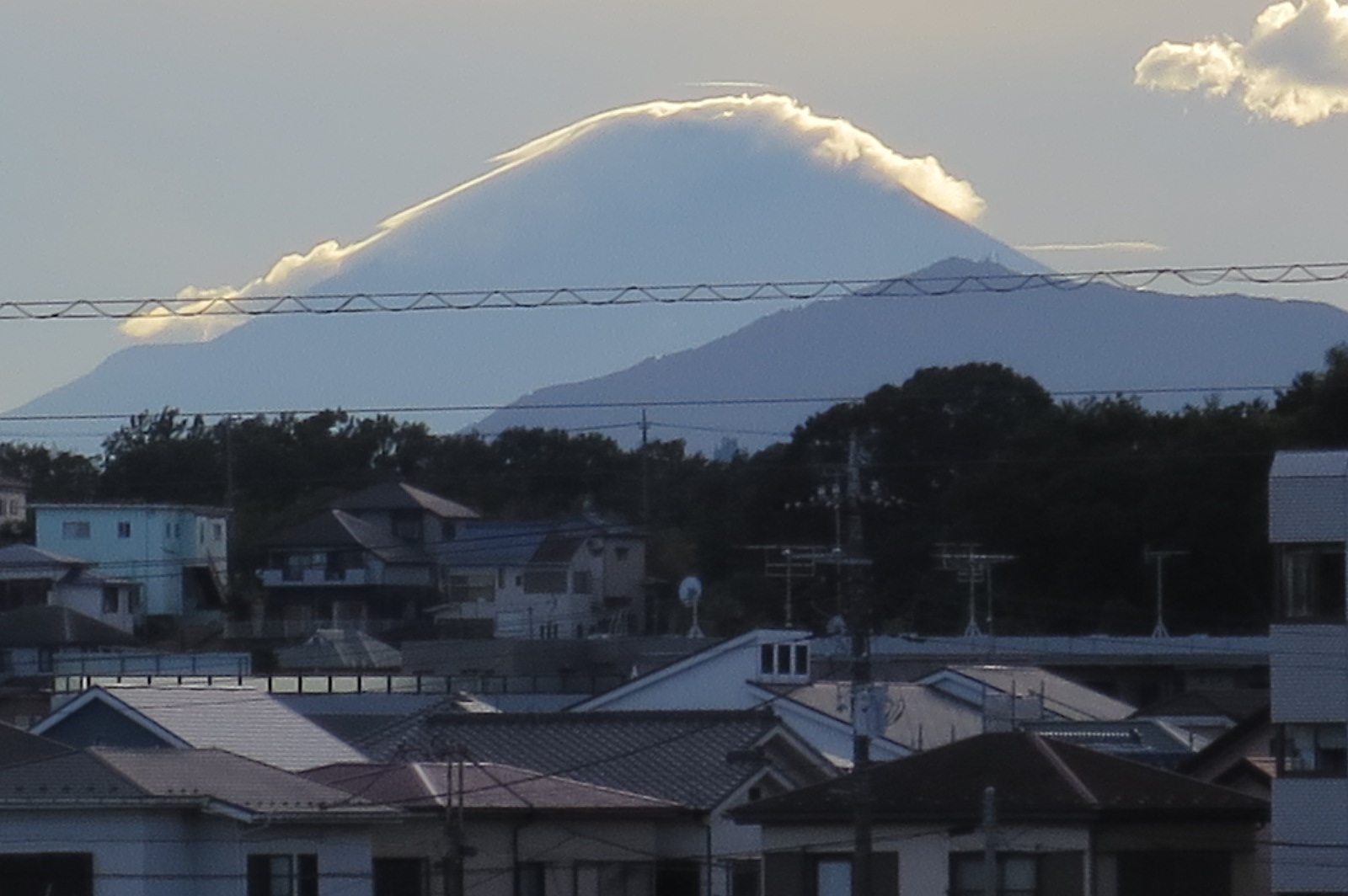 神大寺より富士を望む