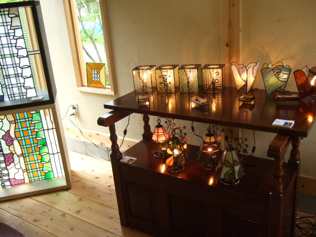 ステンドグラス作品展示風景