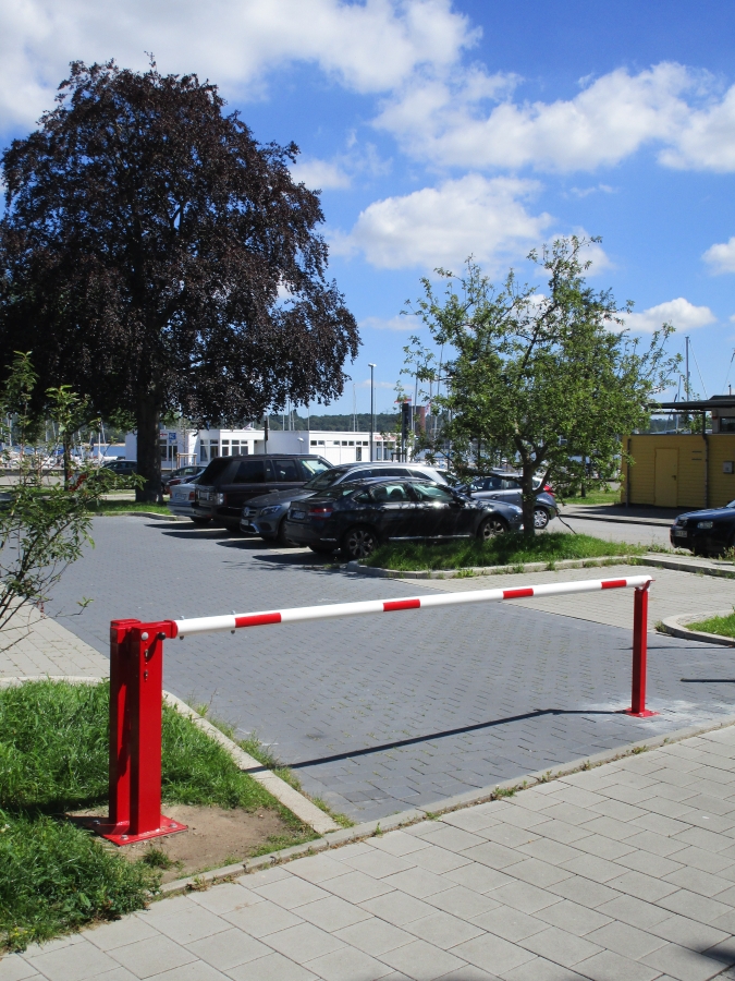 Bollards/Barriers