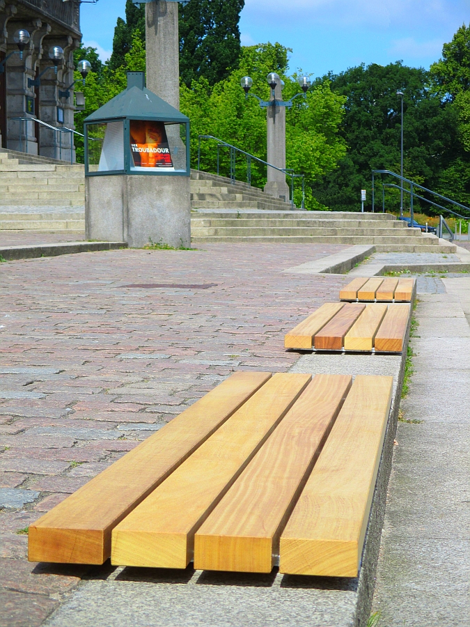 Wall Top Seatings