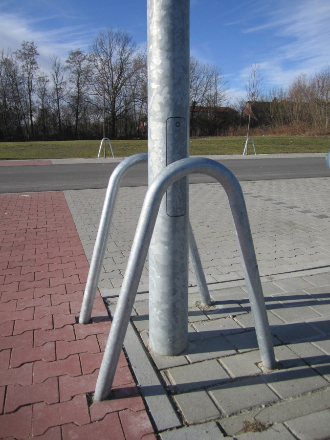 Bollards/Barriers