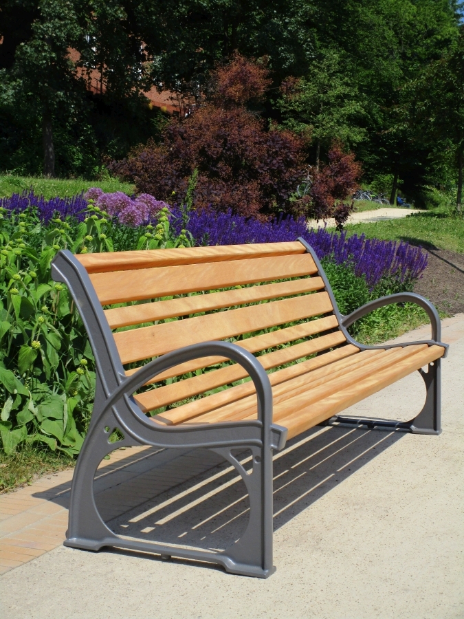 Seats Cast Iron/Wood