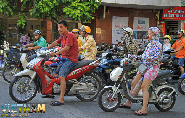 Der Rollerverkehr in Vietnam ist ähnlich wie in Thailand - teilweise noch wilder!