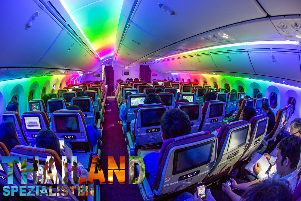 TG120 Suvarnabhumi - Chiang Mai und hier beantragt Janthana Schaller den Thailand Pass
