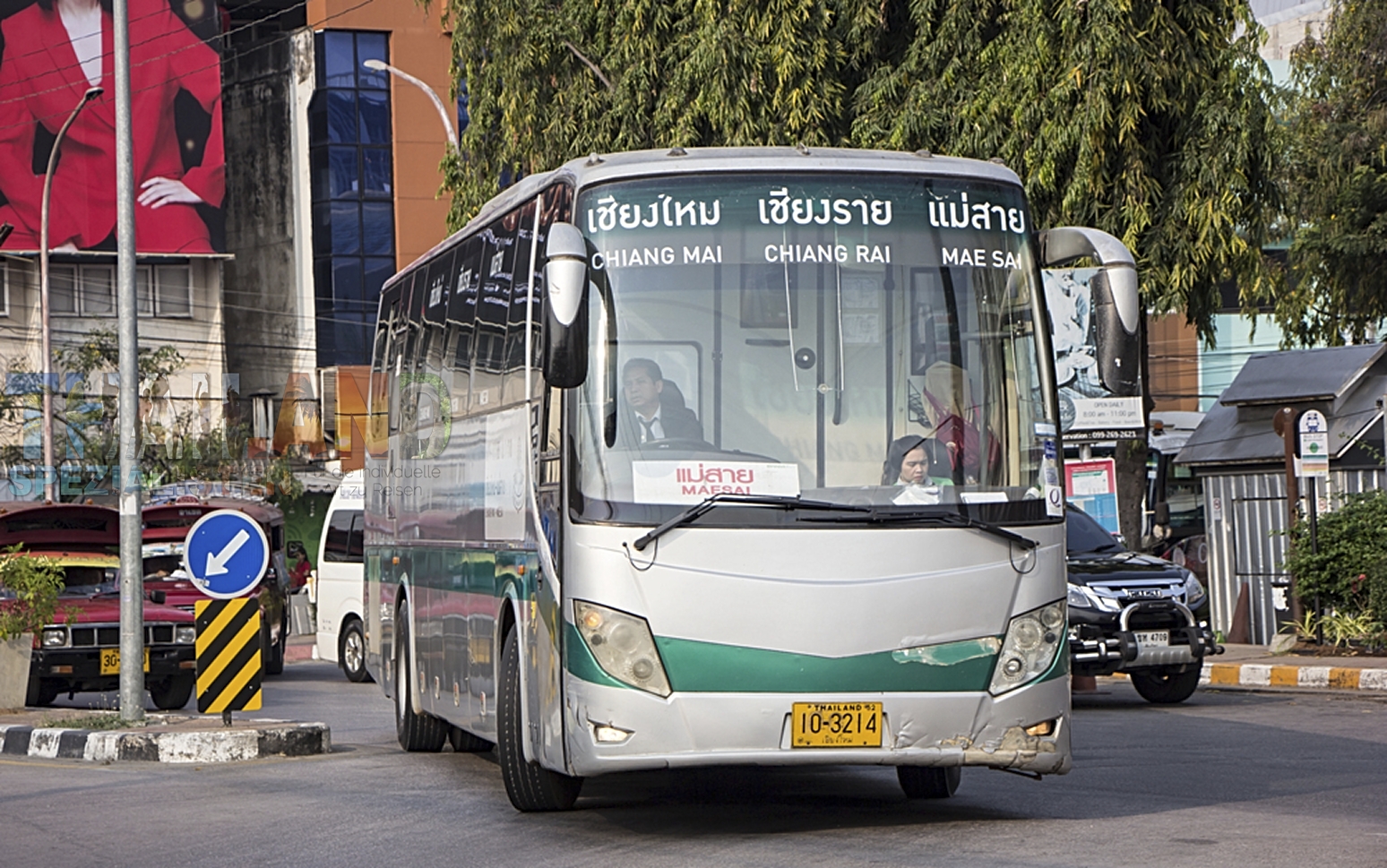 Green Bus fährt von Chiang Mai nach Mae Sai