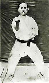 Gichin Funakoshi .Tekki shodan