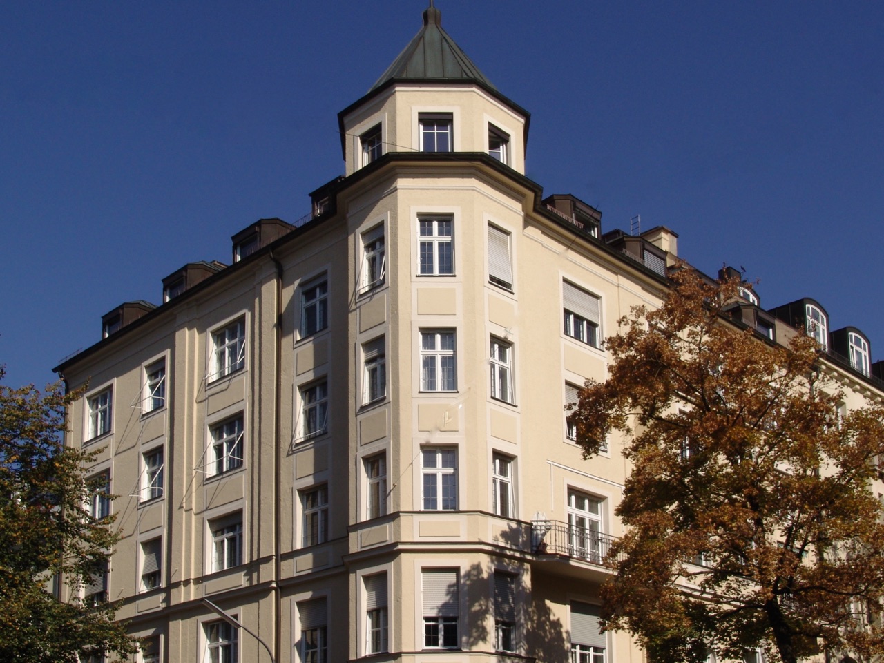 SENDLINGER TOR – REPRÄSENTATIVE BÜRORÄUME IN STIL-ALTBAU – VERMIETET