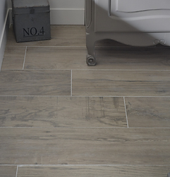 Pose libre de carrelage imitation parquet