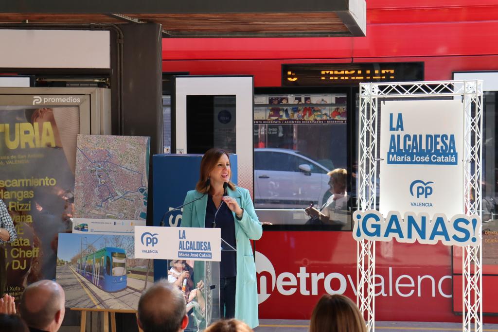 El PP habilitará más de 8.000 plazas de aparcamiento en 15 barrios de Valencia, construirá 2 líneas de metro nuevas y recuperará 15 líneas de la EM