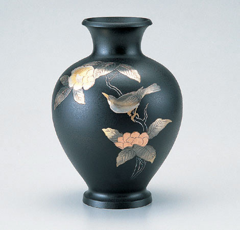 銅製花瓶(2) - 高岡銅器展示館