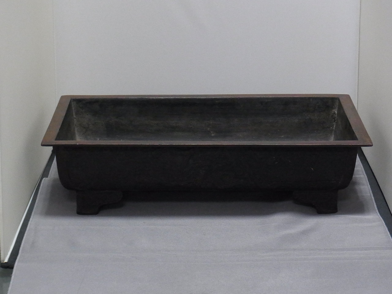 B30．水盤鳳凰 - 高岡銅器展示館
