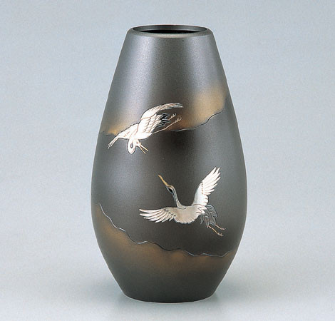 銅製花瓶(2) - 高岡銅器展示館 銅製花瓶(2) - 高岡銅器展示館